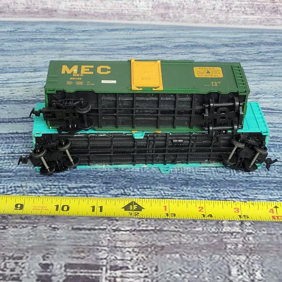 Vintage H.O scale Penn central & MEC train boxcars Turquoise and green - Picture 11 of 11